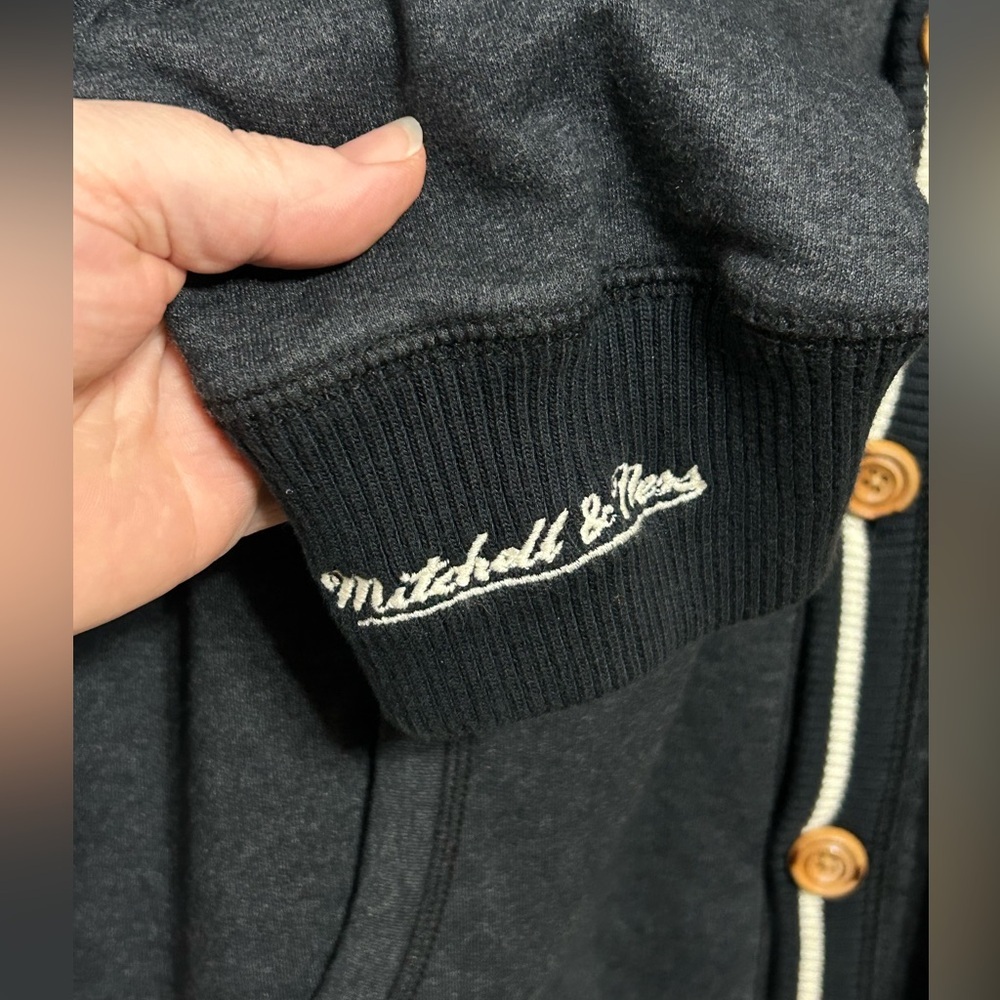 Mitchell and Ness Lateral Varsity Baseball Cardigan - Picture 7 of 10